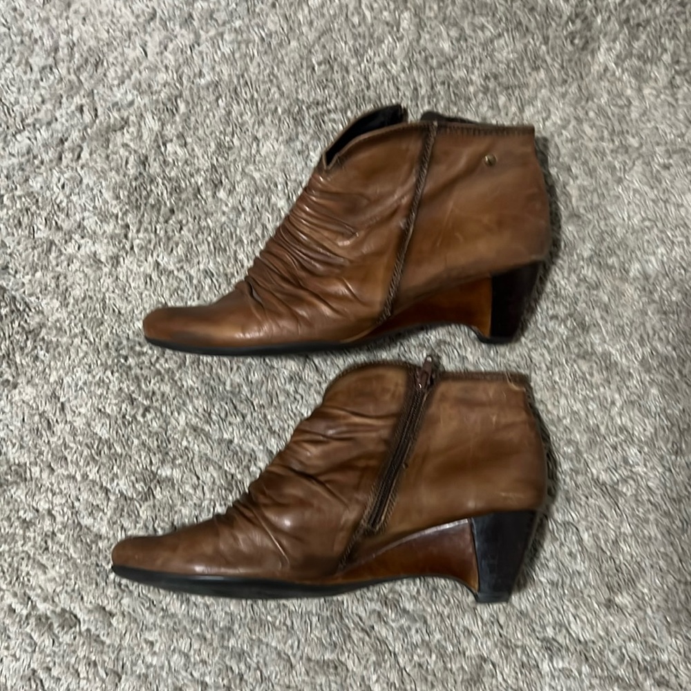 Pikolinos, size 41 tufted leather